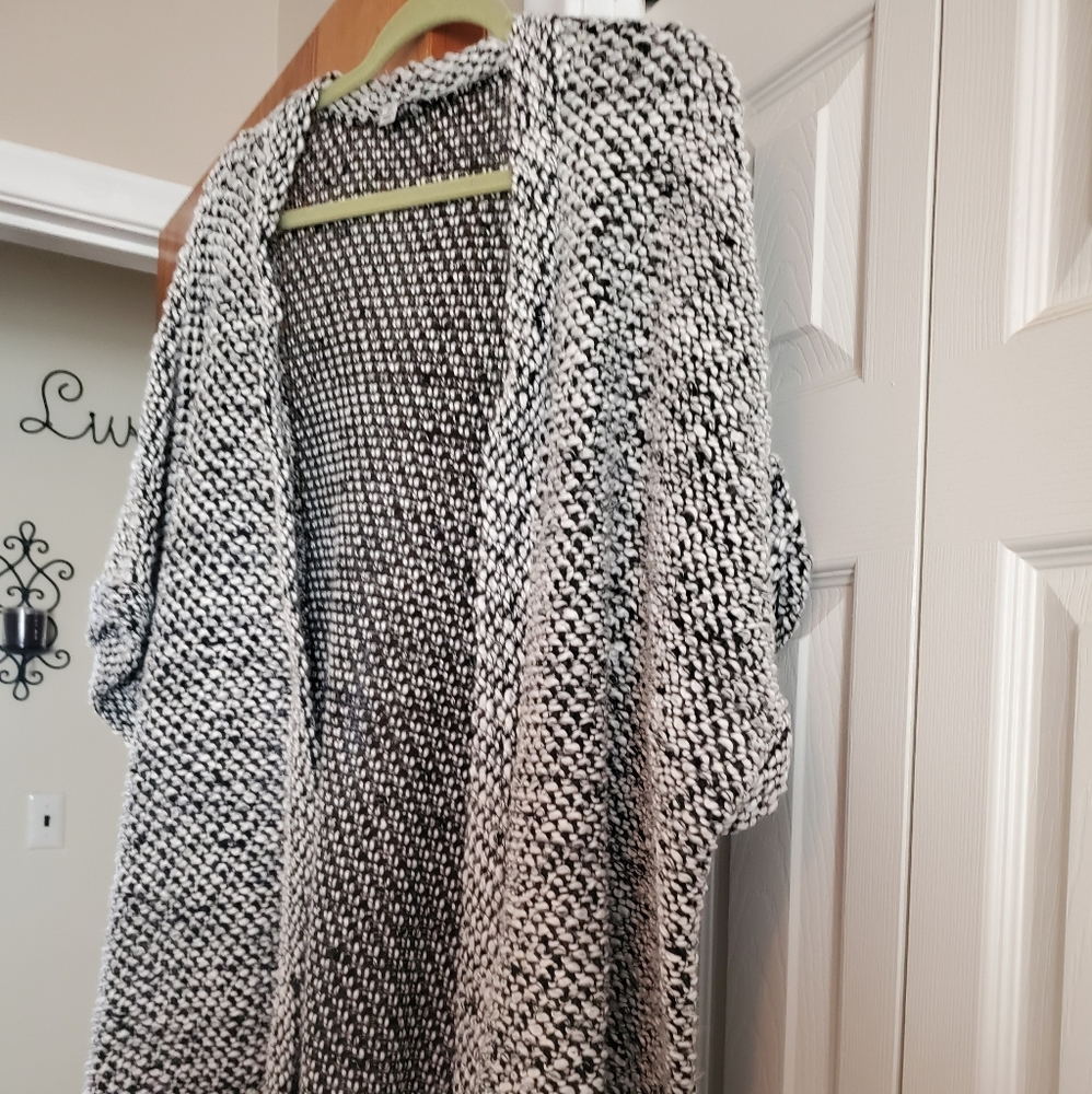 NWOT Short sleeve sweater